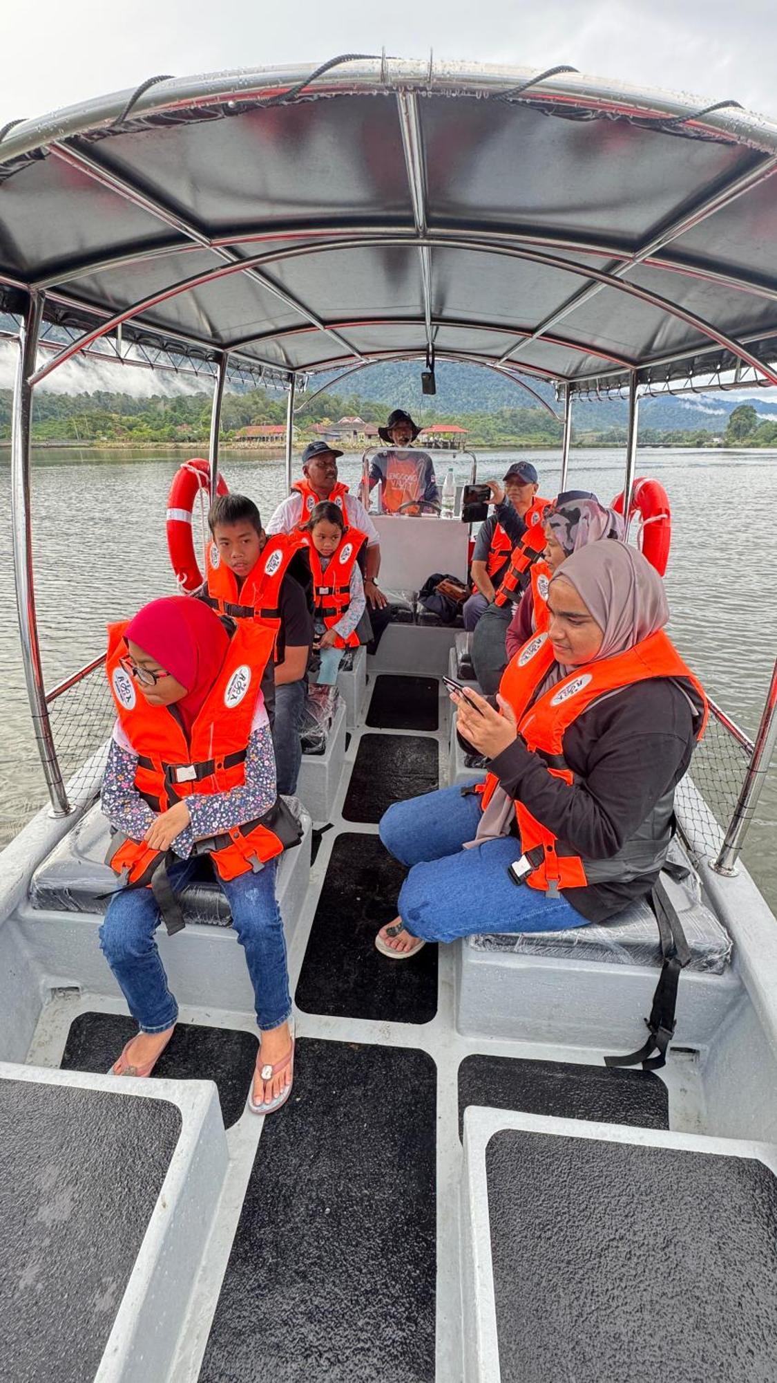 Hotel Branda Kampung Sumpitan Lenggong Tiada Sungai Kampong Ulu Jepai Exterior foto